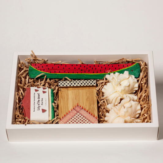 Gift Box with Local Products - Wonder Candles