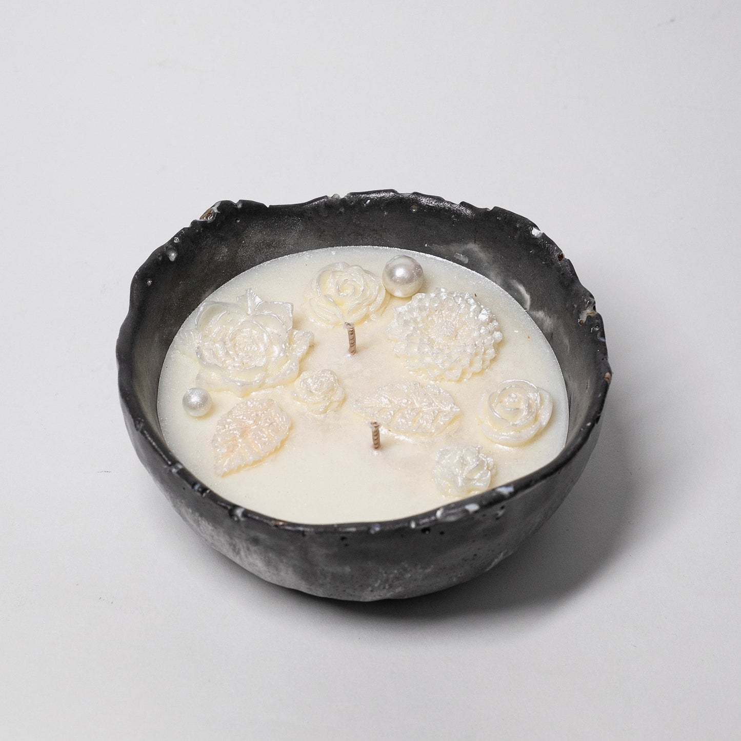 Artisan Candle in Stone, Pearls Collection, Sandalwood, 300ml - Wonder Candles
