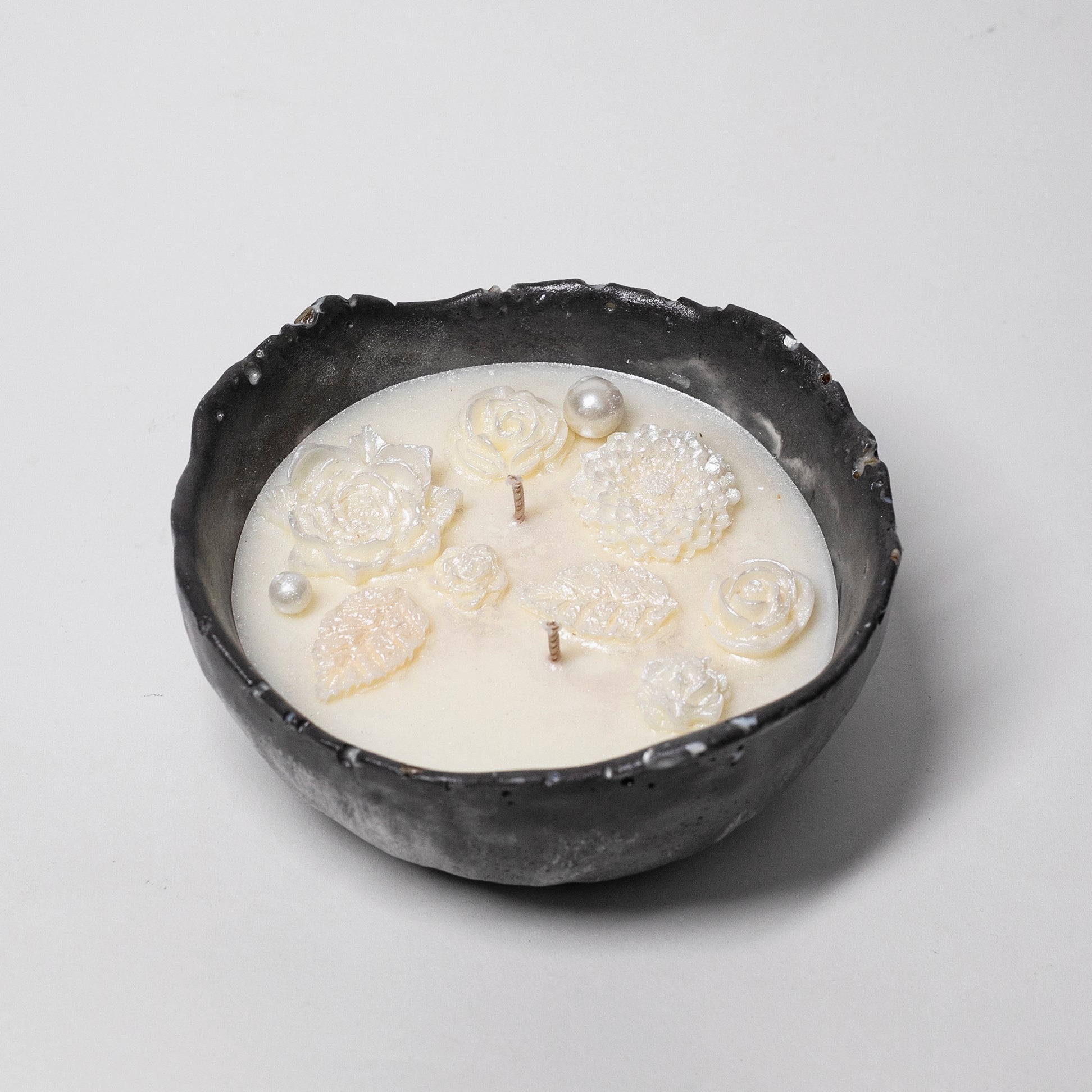 Artisan Candle in Stone, Pearls Collection, Sandalwood, 300ml - Wonder Candles