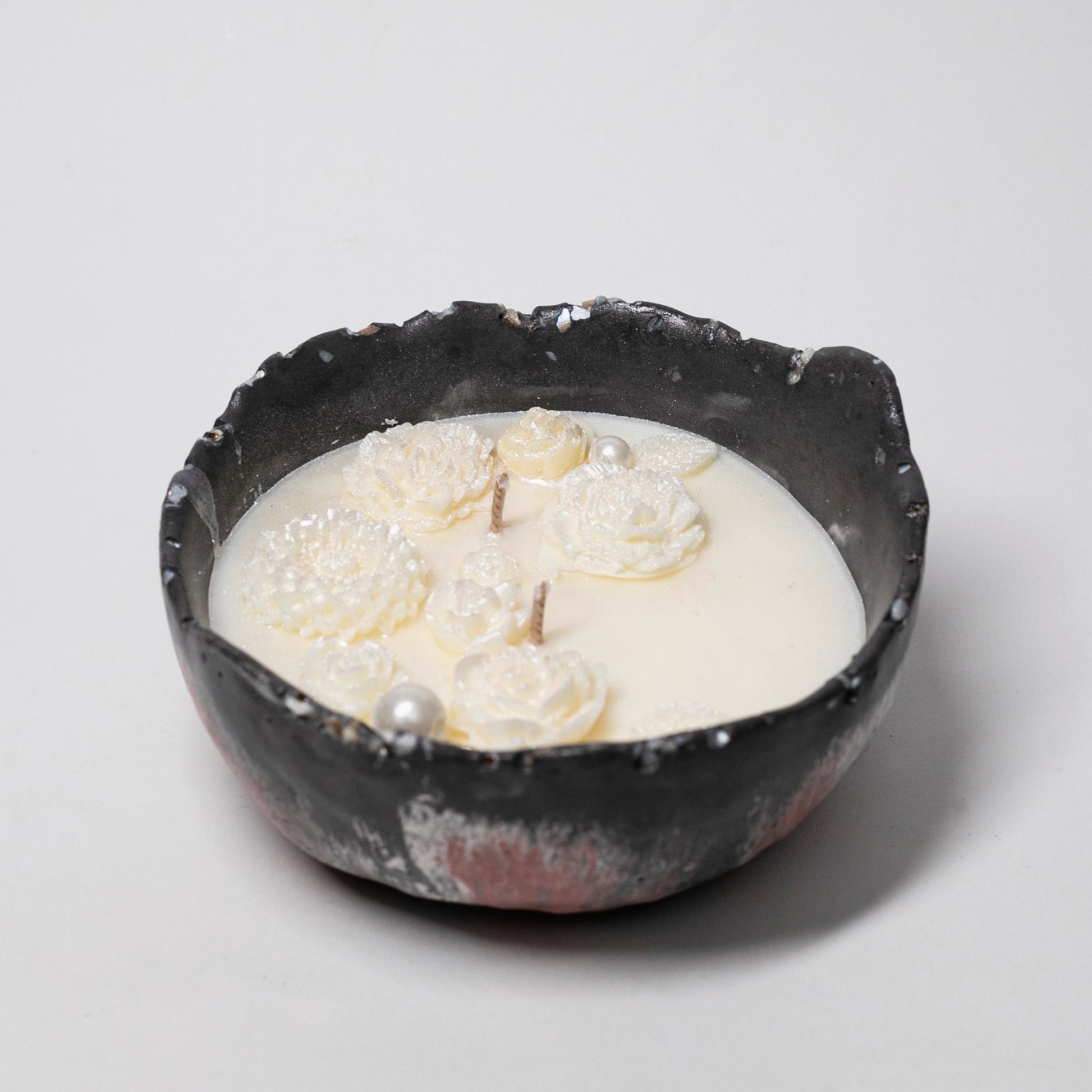 Artisan Candle in Stone, Pearls Collection, Sandalwood, 300ml - Wonder Candles