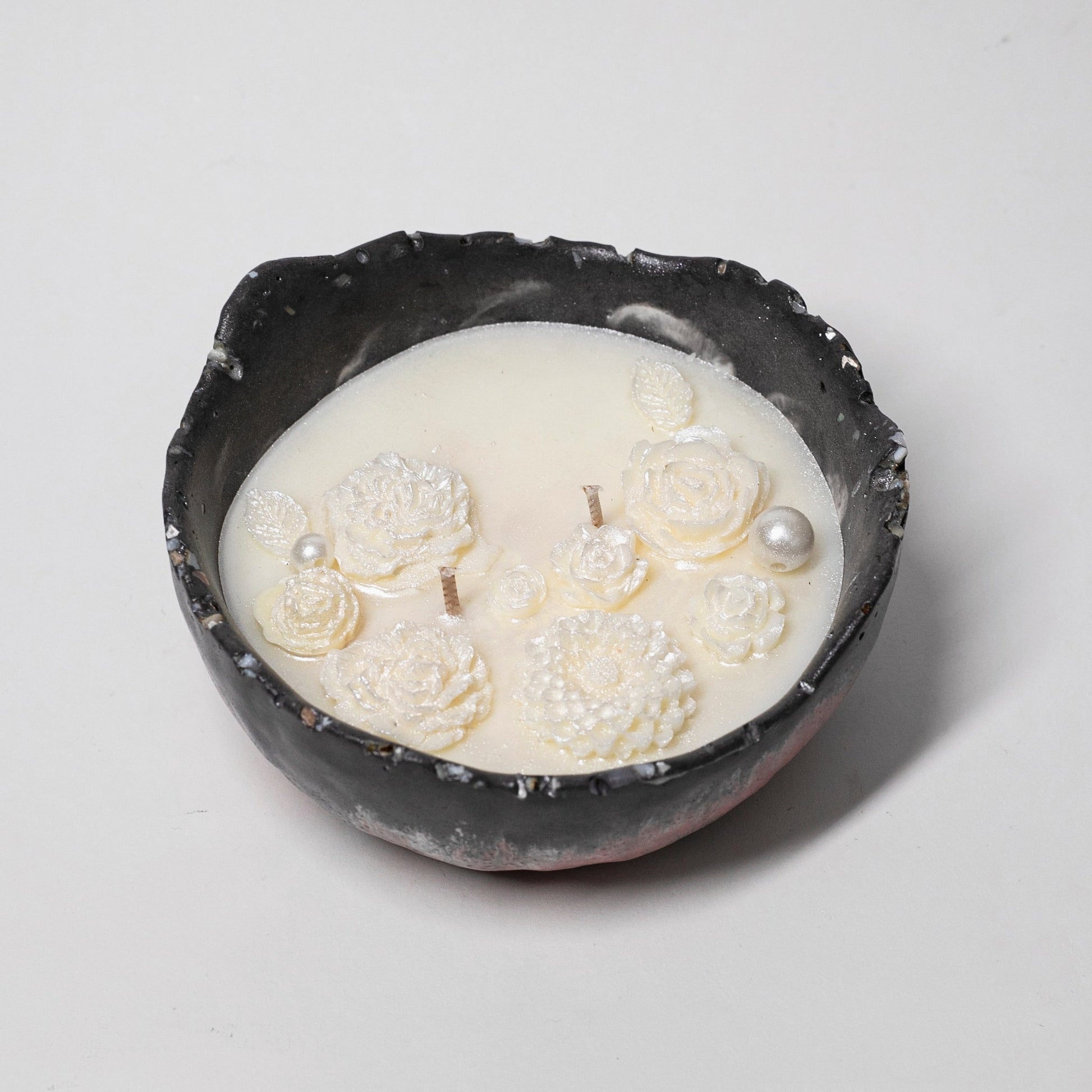 Artisan Candle in Stone, Pearls Collection, Sandalwood, 300ml - Wonder Candles