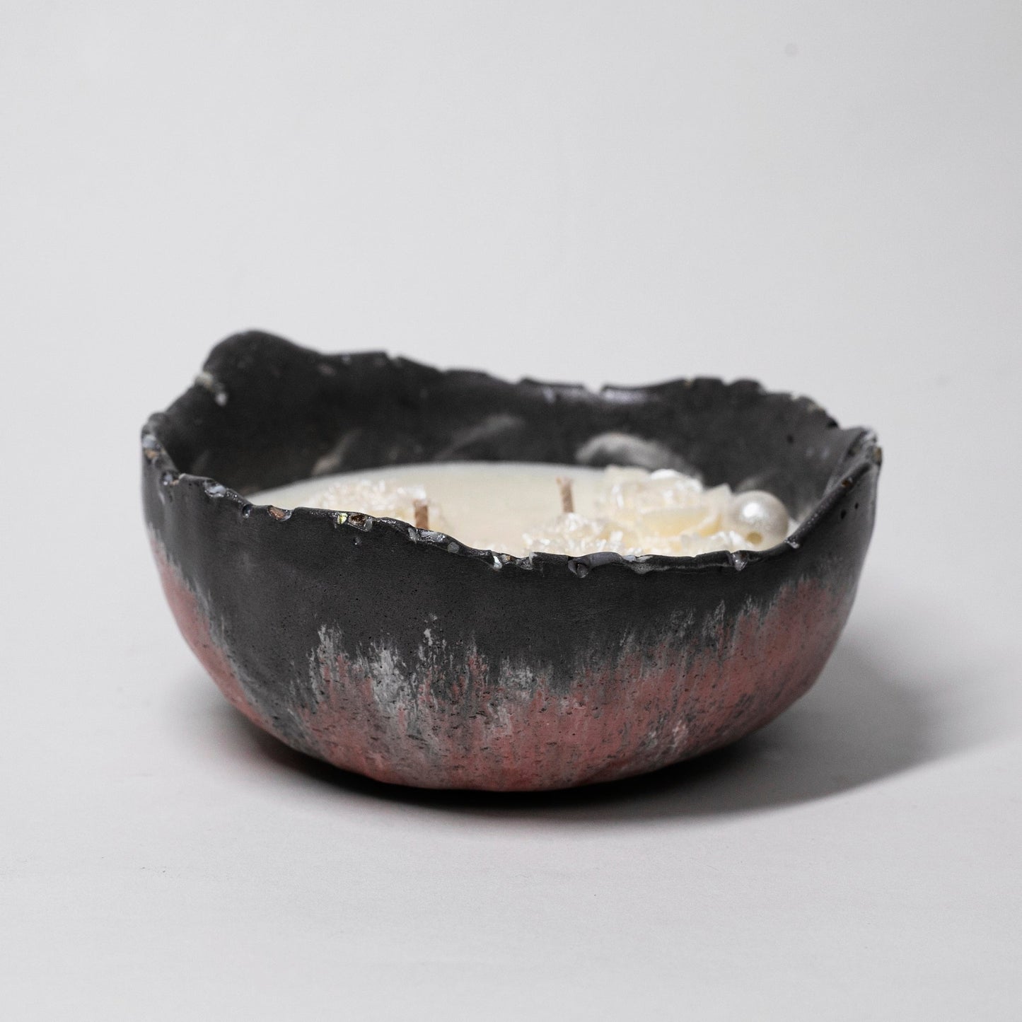 Artisan Candle in Stone, Pearls Collection, Sandalwood, 300ml - Wonder Candles