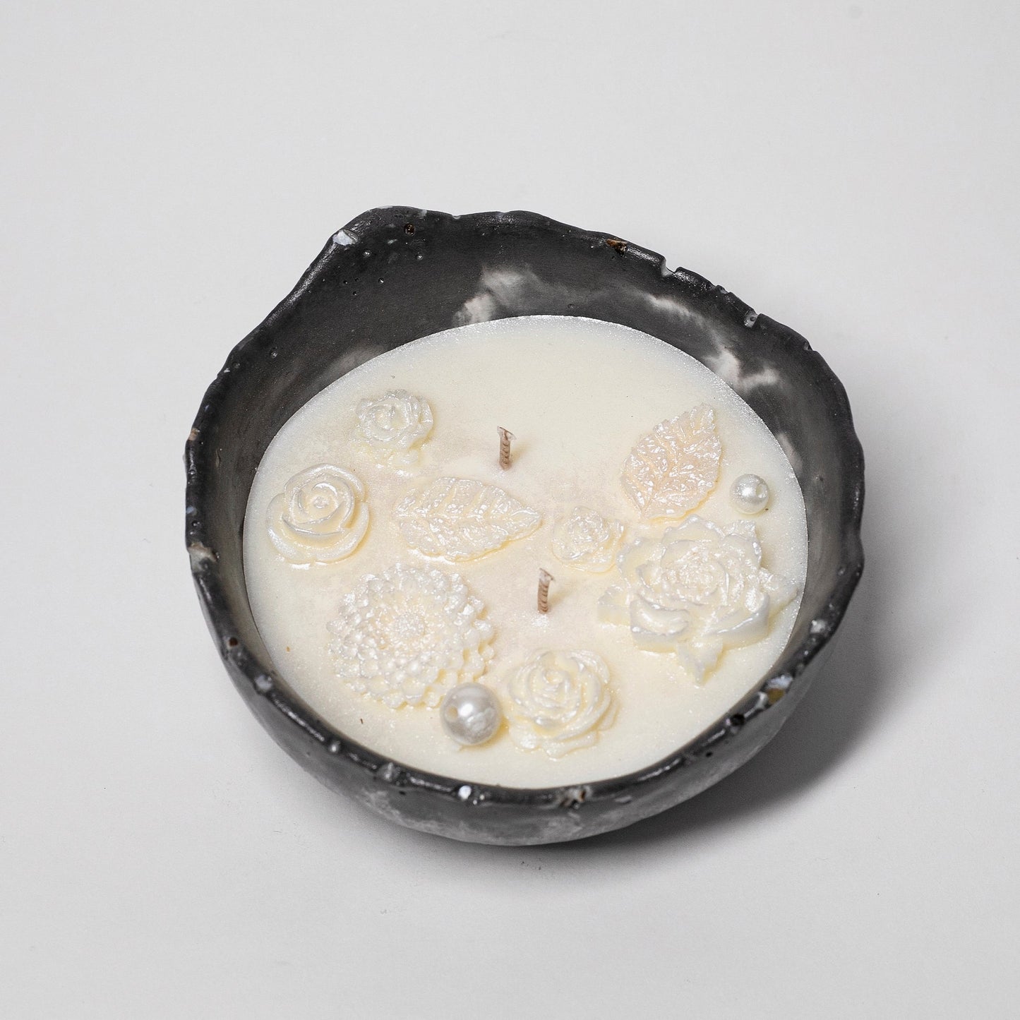 Artisan Candle in Stone, Pearls Collection, Sandalwood, 300ml - Wonder Candles