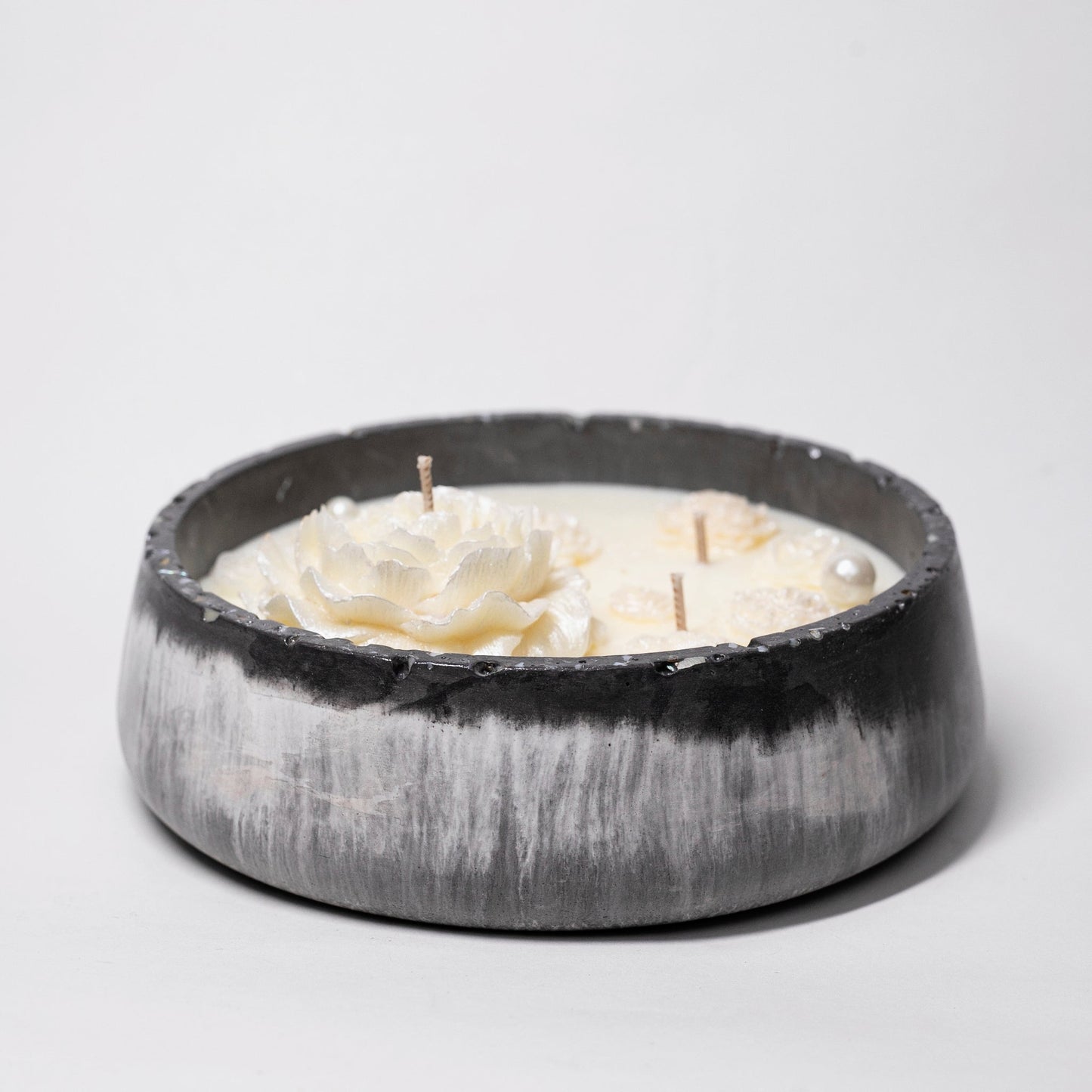 Big Artisan Candle in Stone, Pearls Collection, Lavender and Lemon, 500ml - Wonder Candles