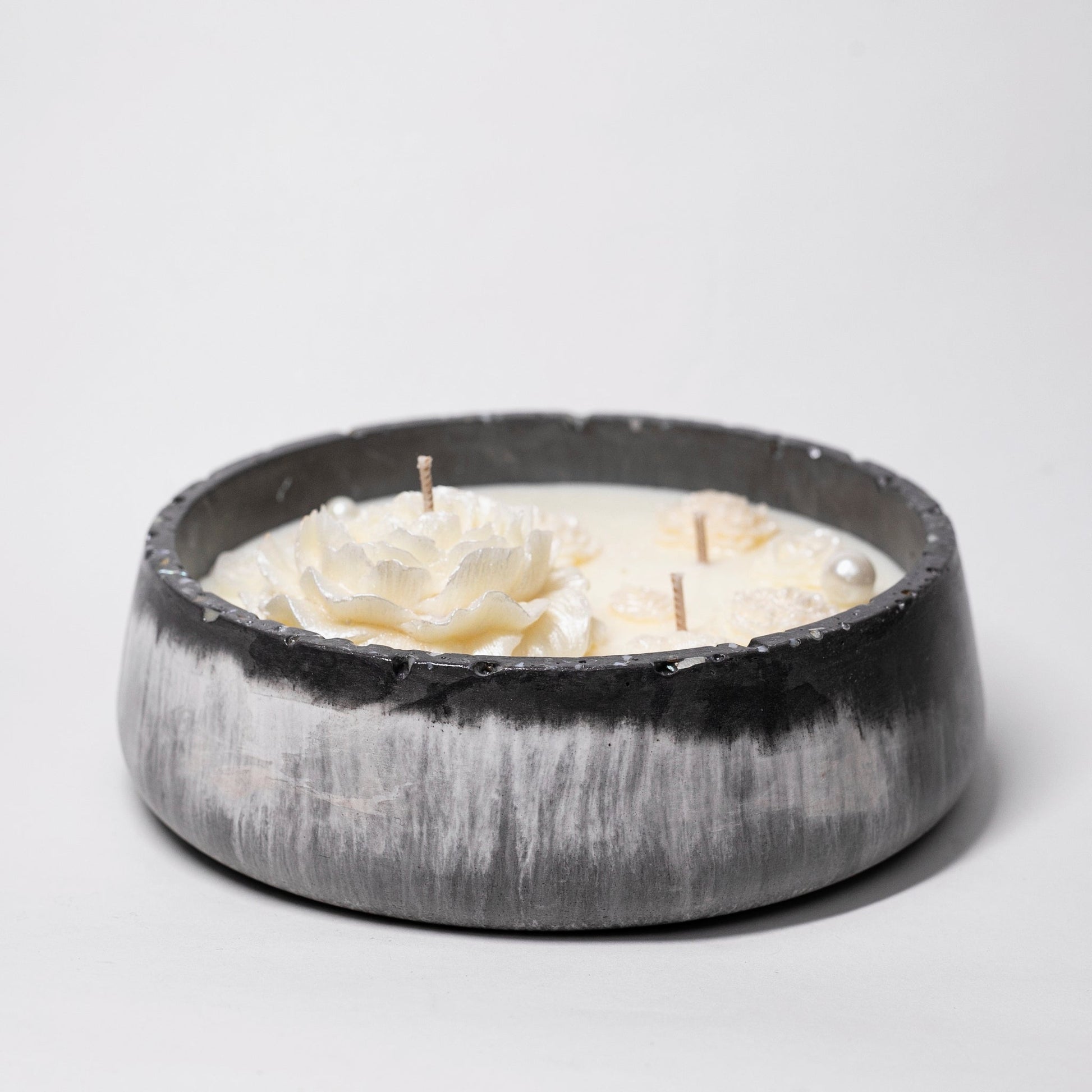 Big Artisan Candle in Stone, Pearls Collection, Lavender and Lemon, 500ml - Wonder Candles