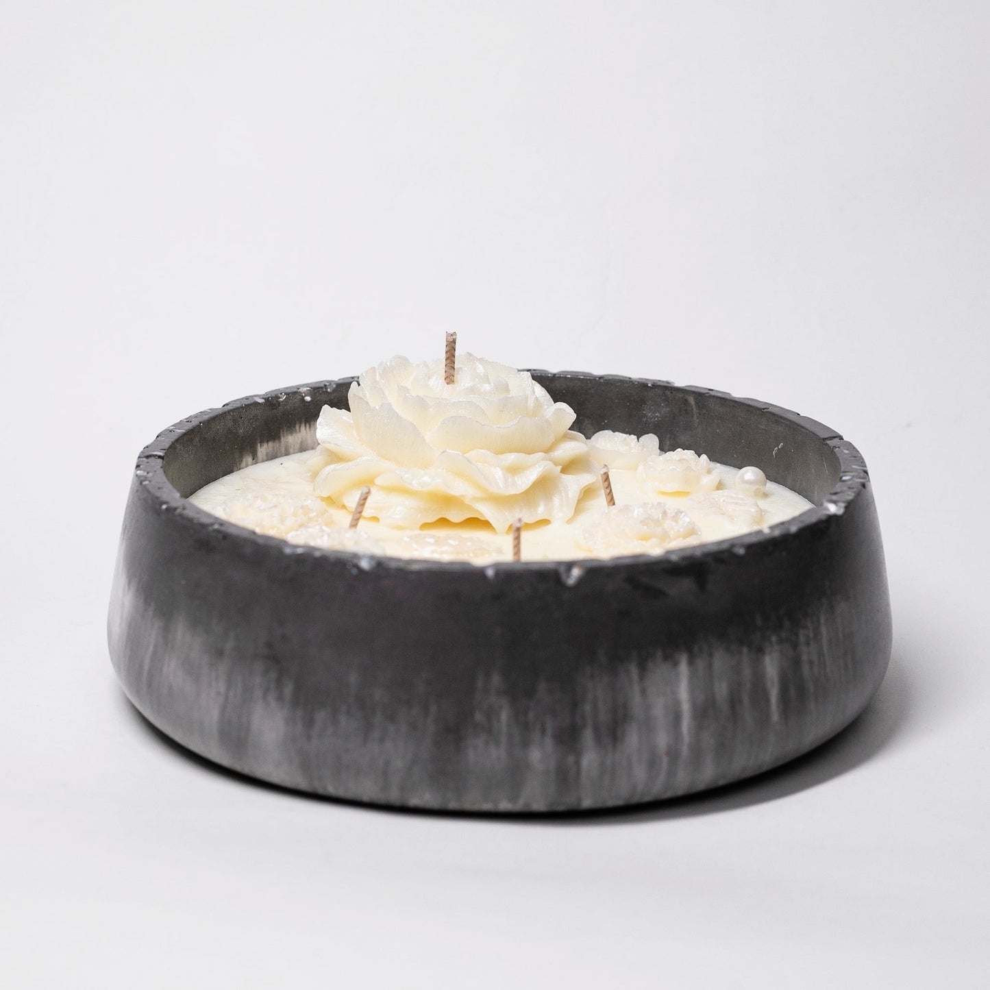 Big Artisan Candle in Stone, Pearls Collection, Lavender and Lemon, 500ml - Wonder Candles