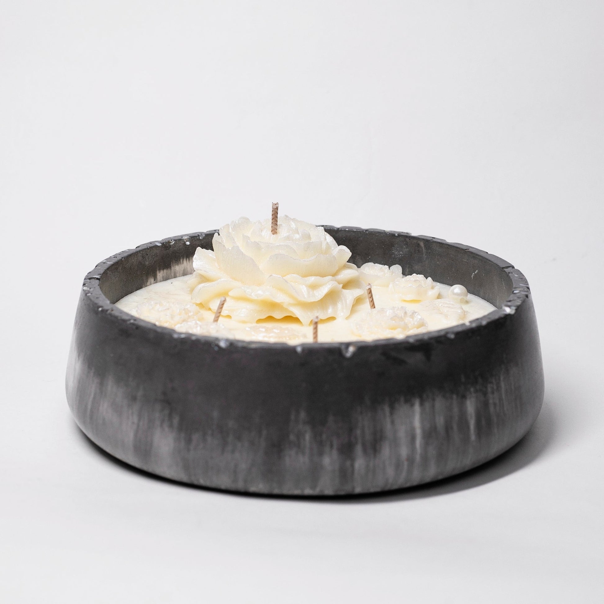 Big Artisan Candle in Stone, Pearls Collection, Lavender and Lemon, 500ml - Wonder Candles