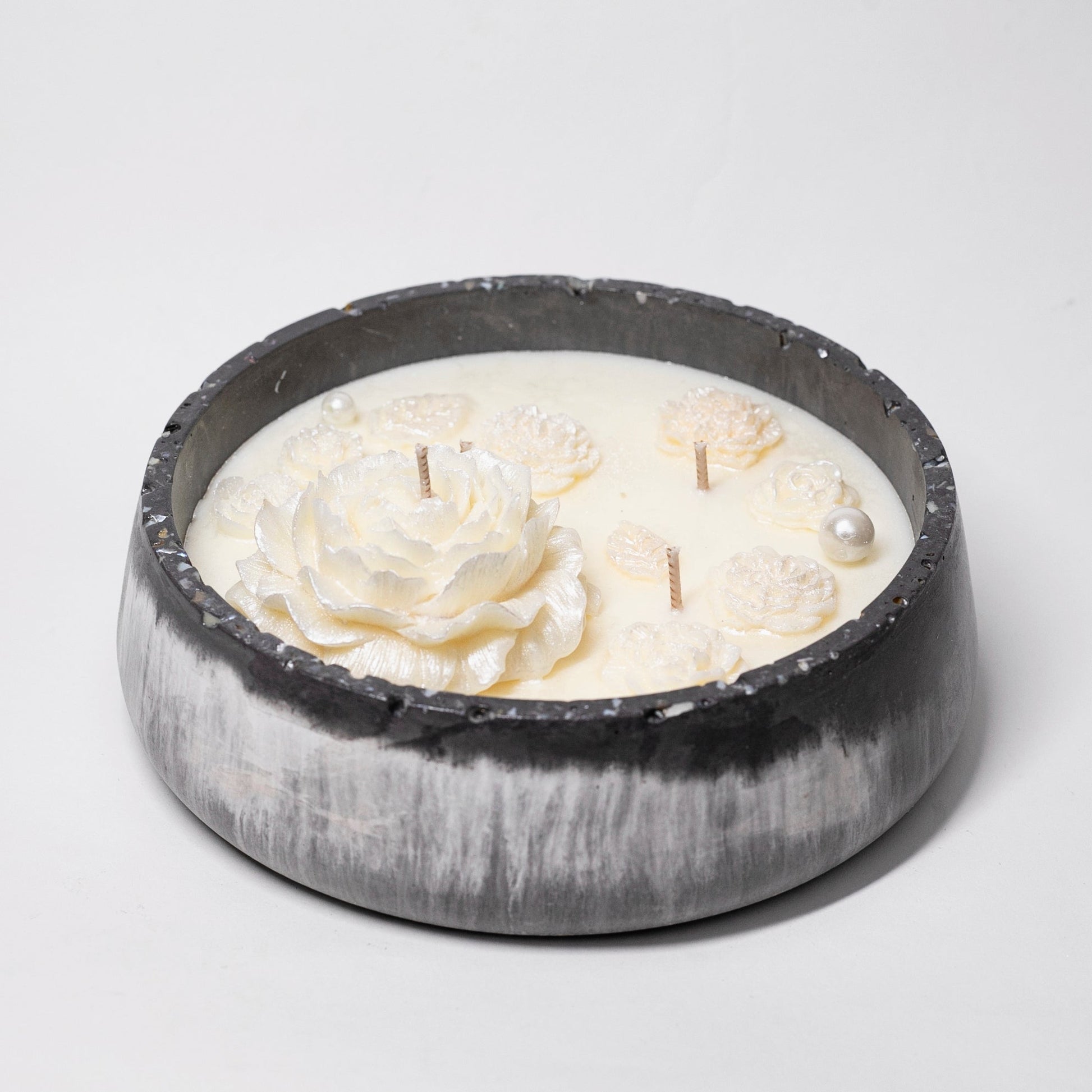 Big Artisan Candle in Stone, Pearls Collection, Lavender and Lemon, 500ml - Wonder Candles
