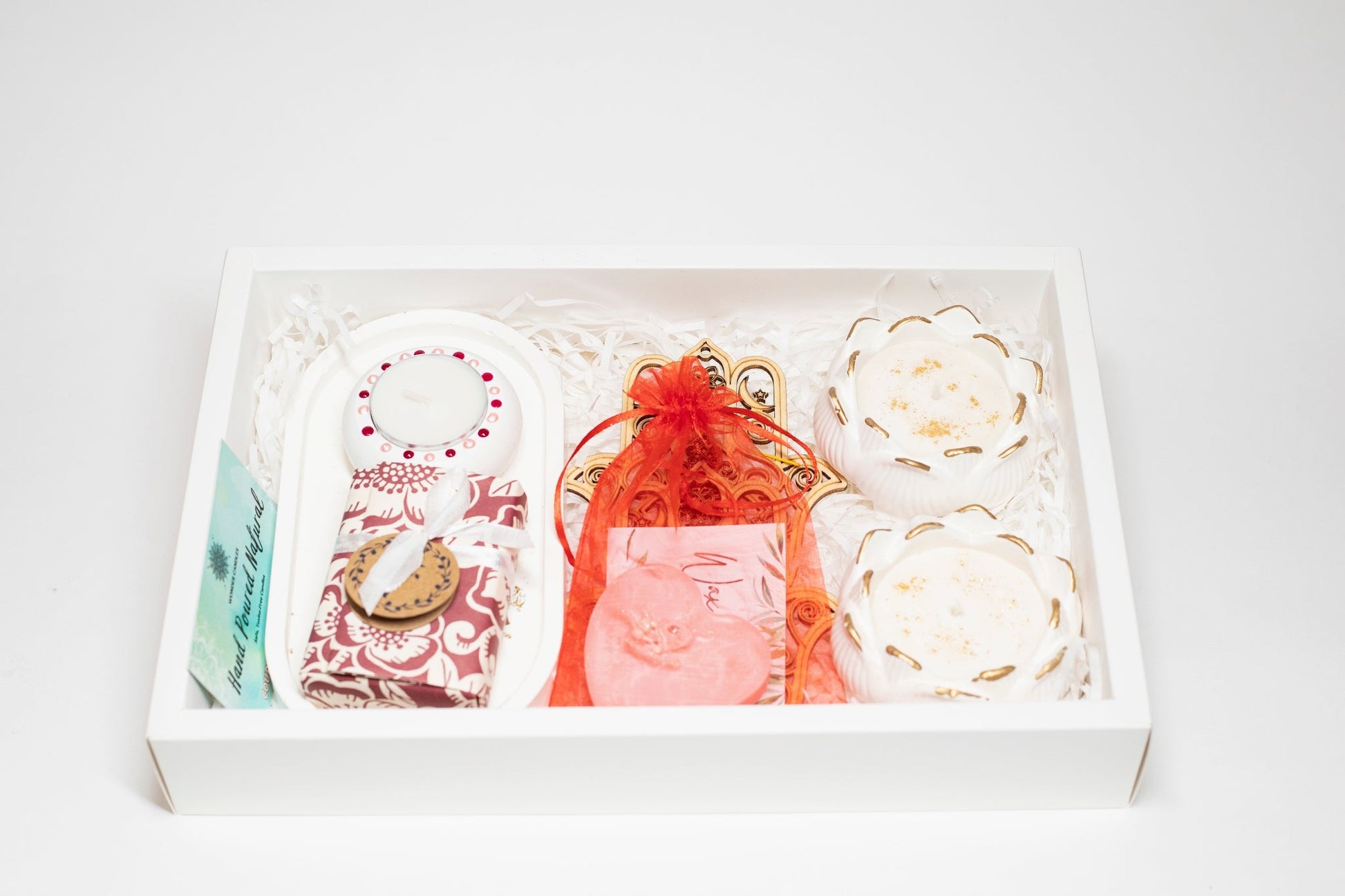 Gift Box wit Candles and Soap - Wonder Candles