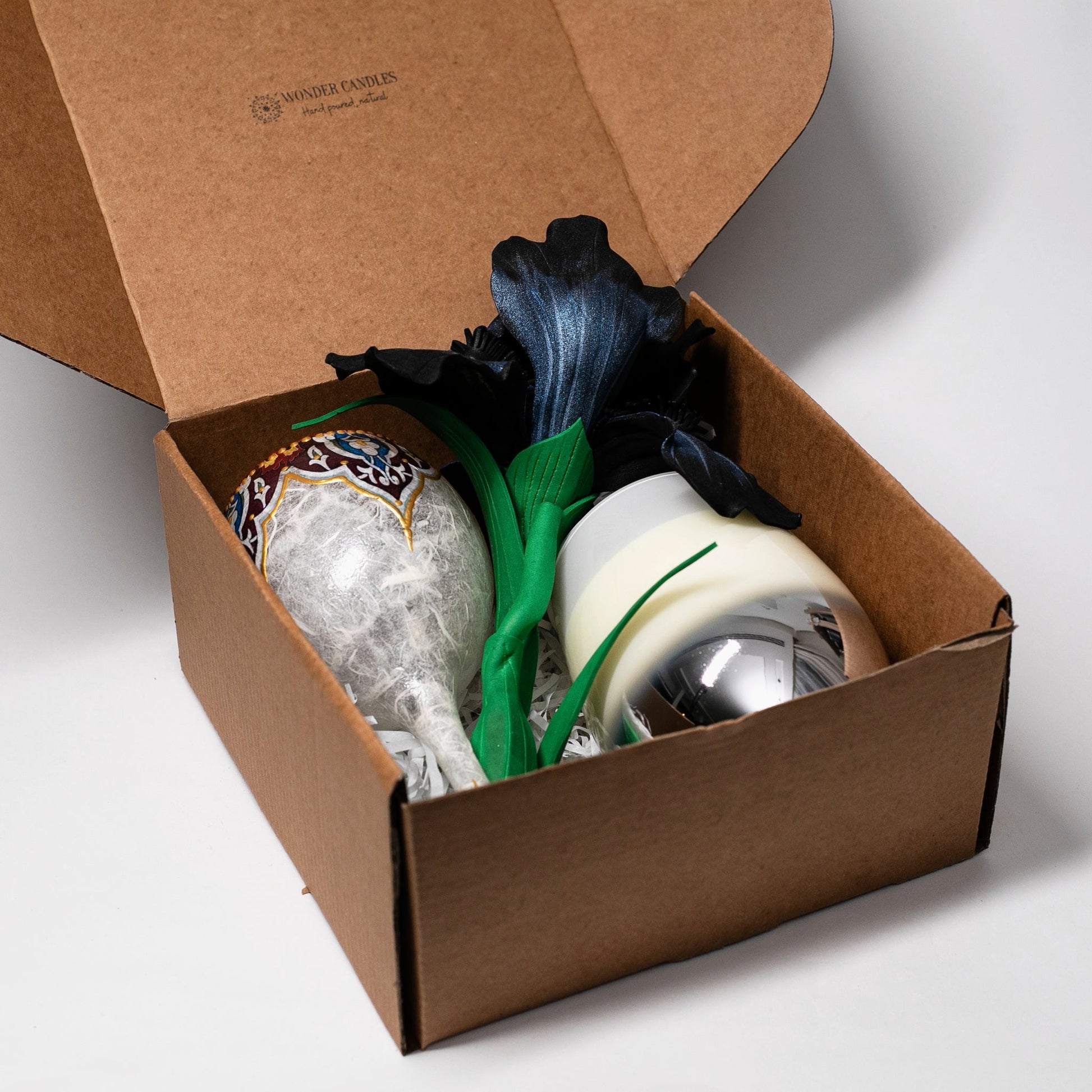 Gift Box with Big Candle and Glass, Cinnamon - Wonder Candles
