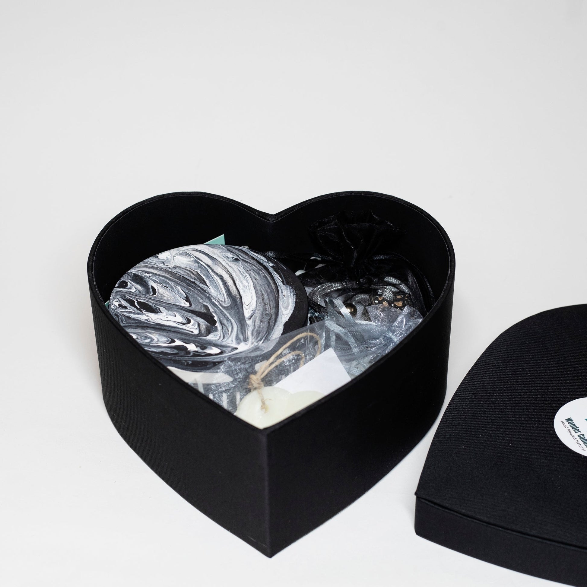 Gift Box with Candle and Car Perfume - Wonder Candles