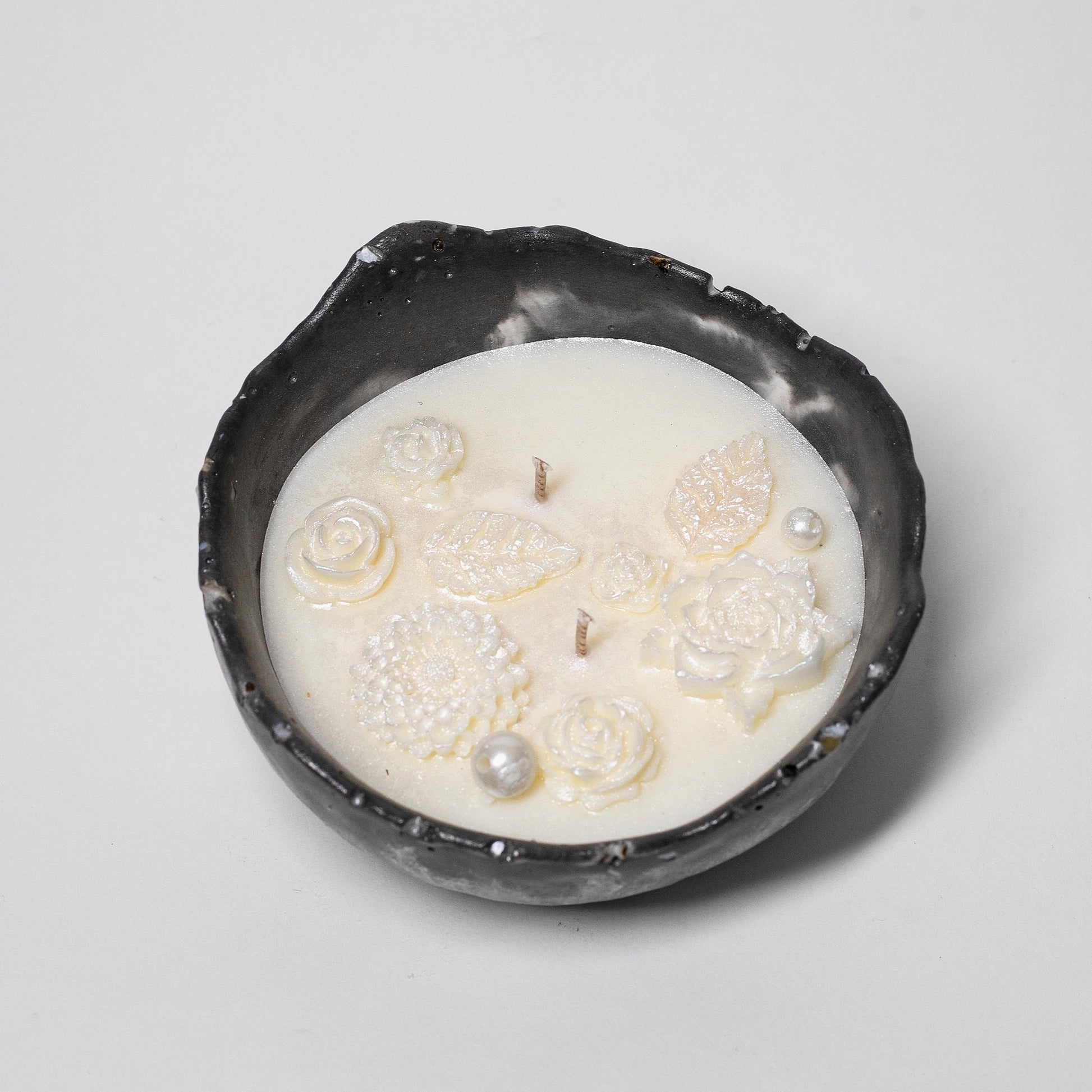 Artisan Candle in Stone, Pearls Collection, Sandalwood, 300ml - Wonder Candles