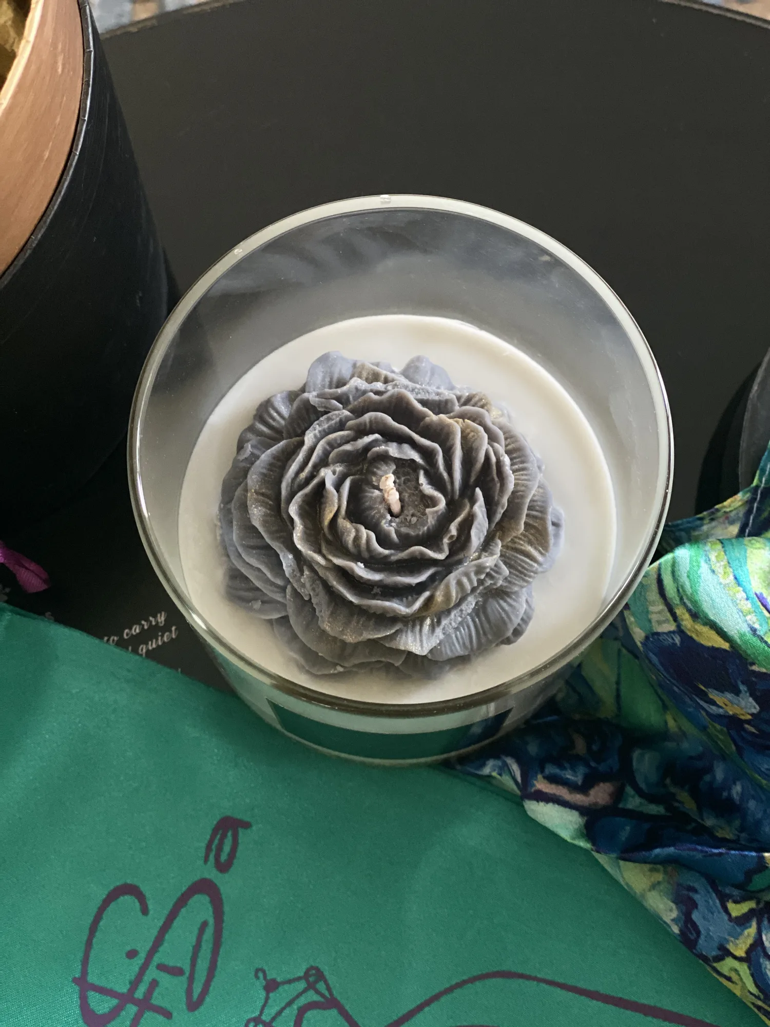 ShantiSa Candle with Silk Scarf, 450 ml